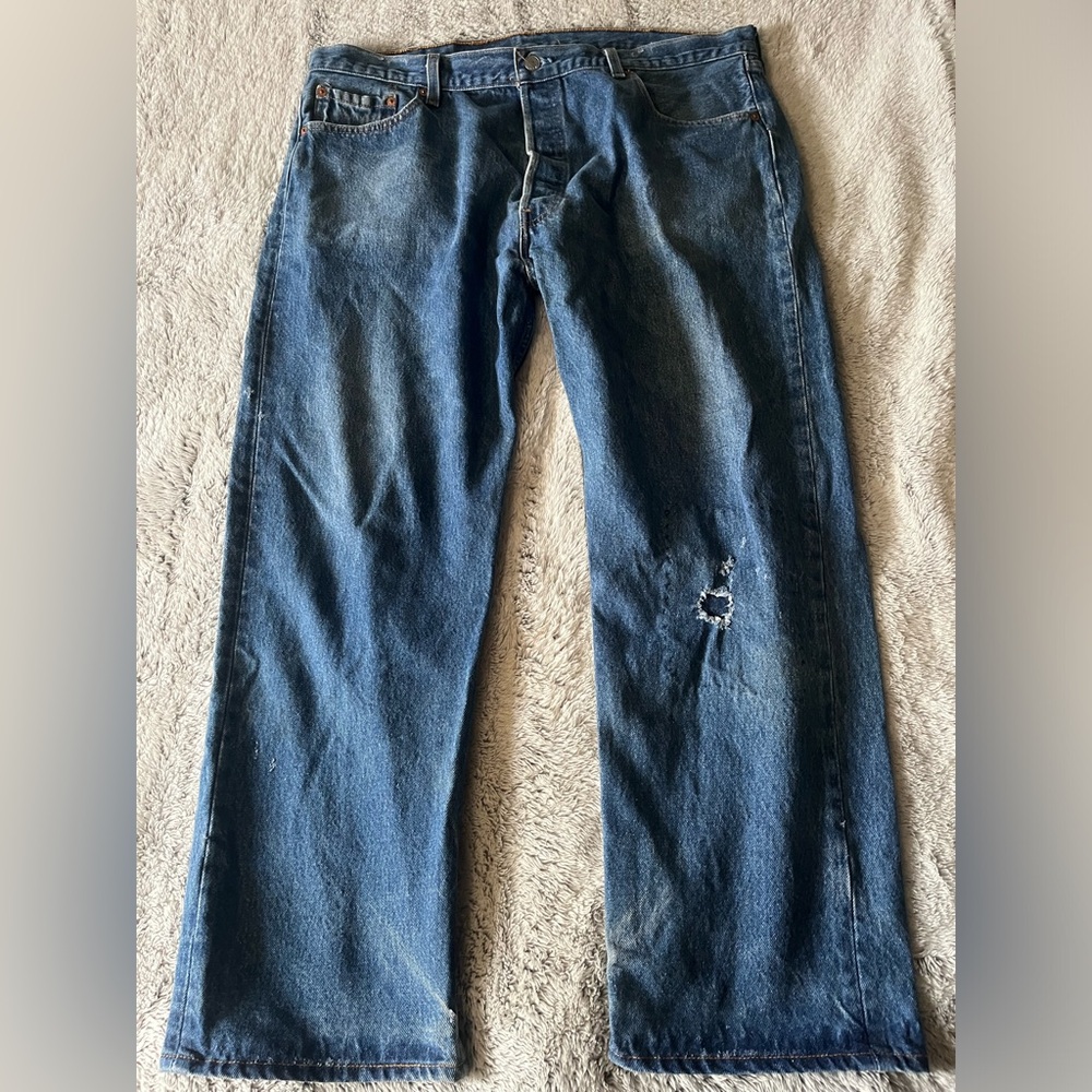 Vintage Levis 501XX Men’s 42x30 (38x27) Blue Denim destroyed patched USA‎ 1997